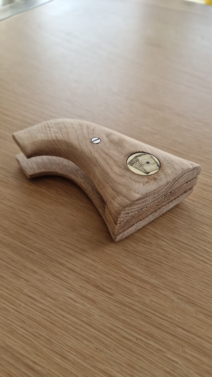 Hout- en metaalmaatwerk met persoonlijke gravure